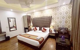 Hotel Waterfall Paschim Vihar Delhi
